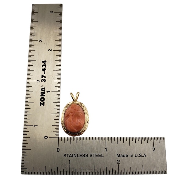 14 Karat Yellow Gold Cameo Pendant #16736 - Picture 6 of 8